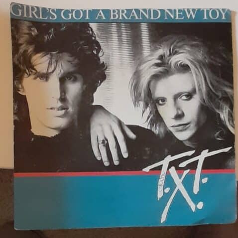 Girl's got a brand new toy (7")